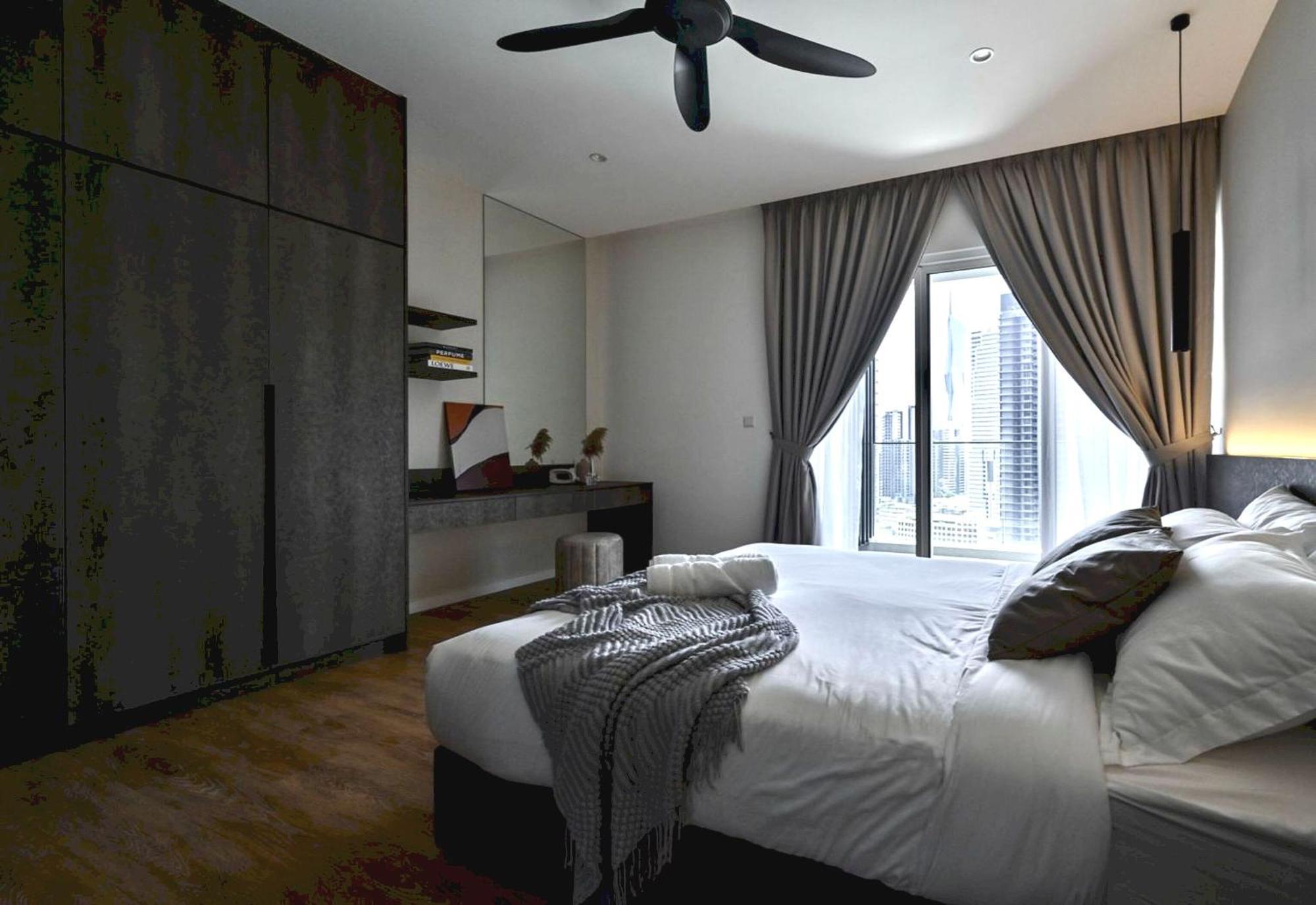 Oyo 90952 Quill Residences By Oyo Homestay